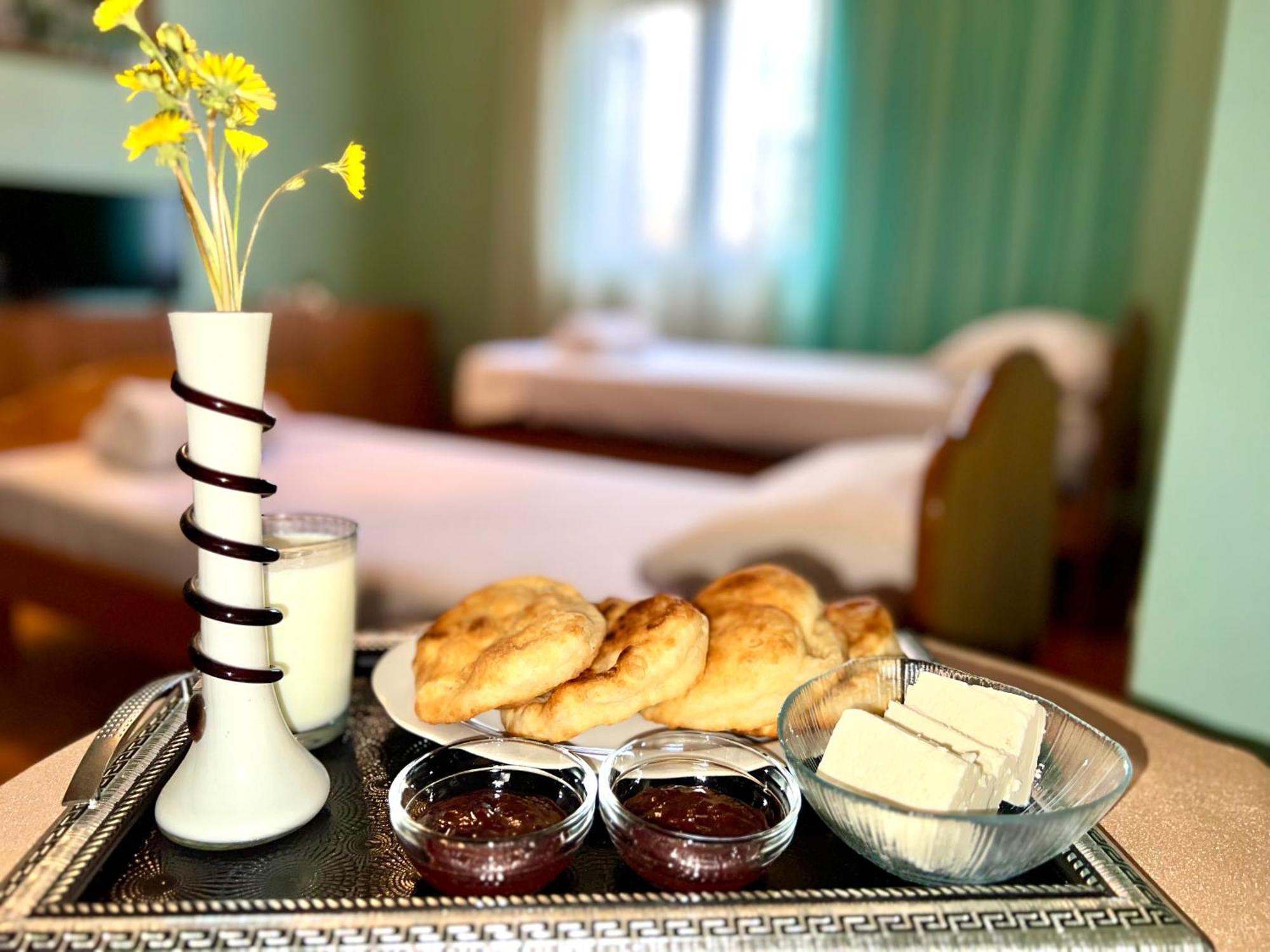 Berat Private Room In Haxhialiu Villa Ngoại thất bức ảnh