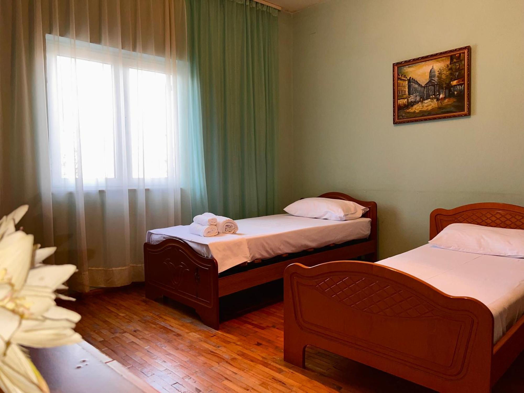 Berat Private Room In Haxhialiu Villa Ngoại thất bức ảnh