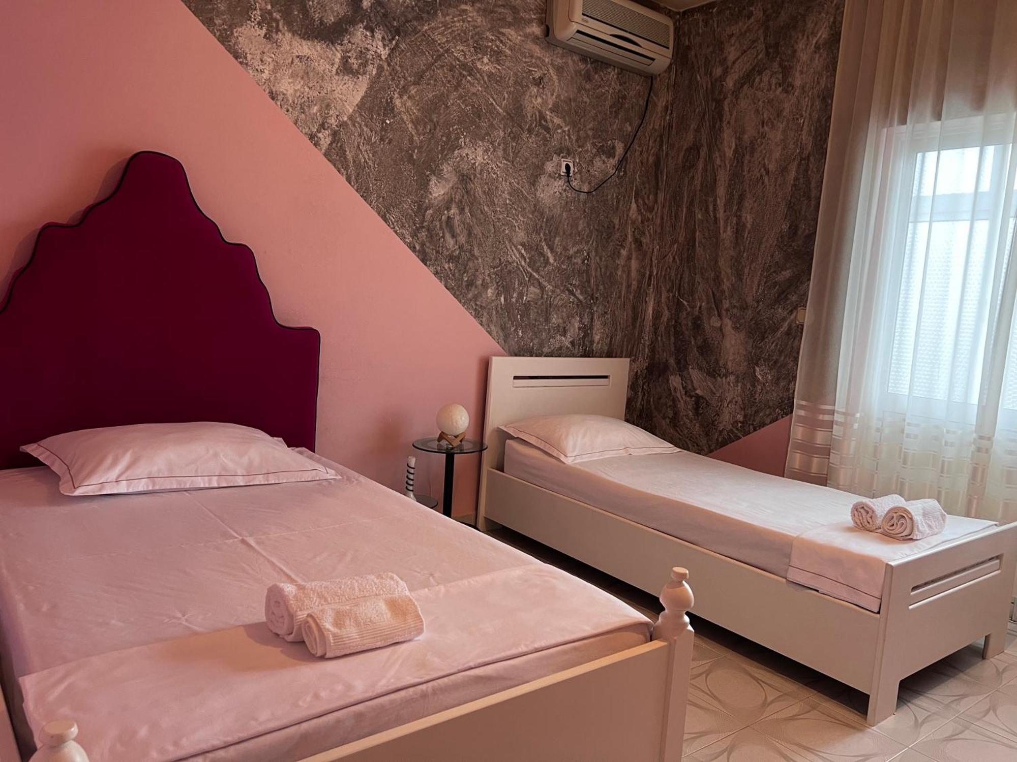 Berat Private Room In Haxhialiu Villa Ngoại thất bức ảnh
