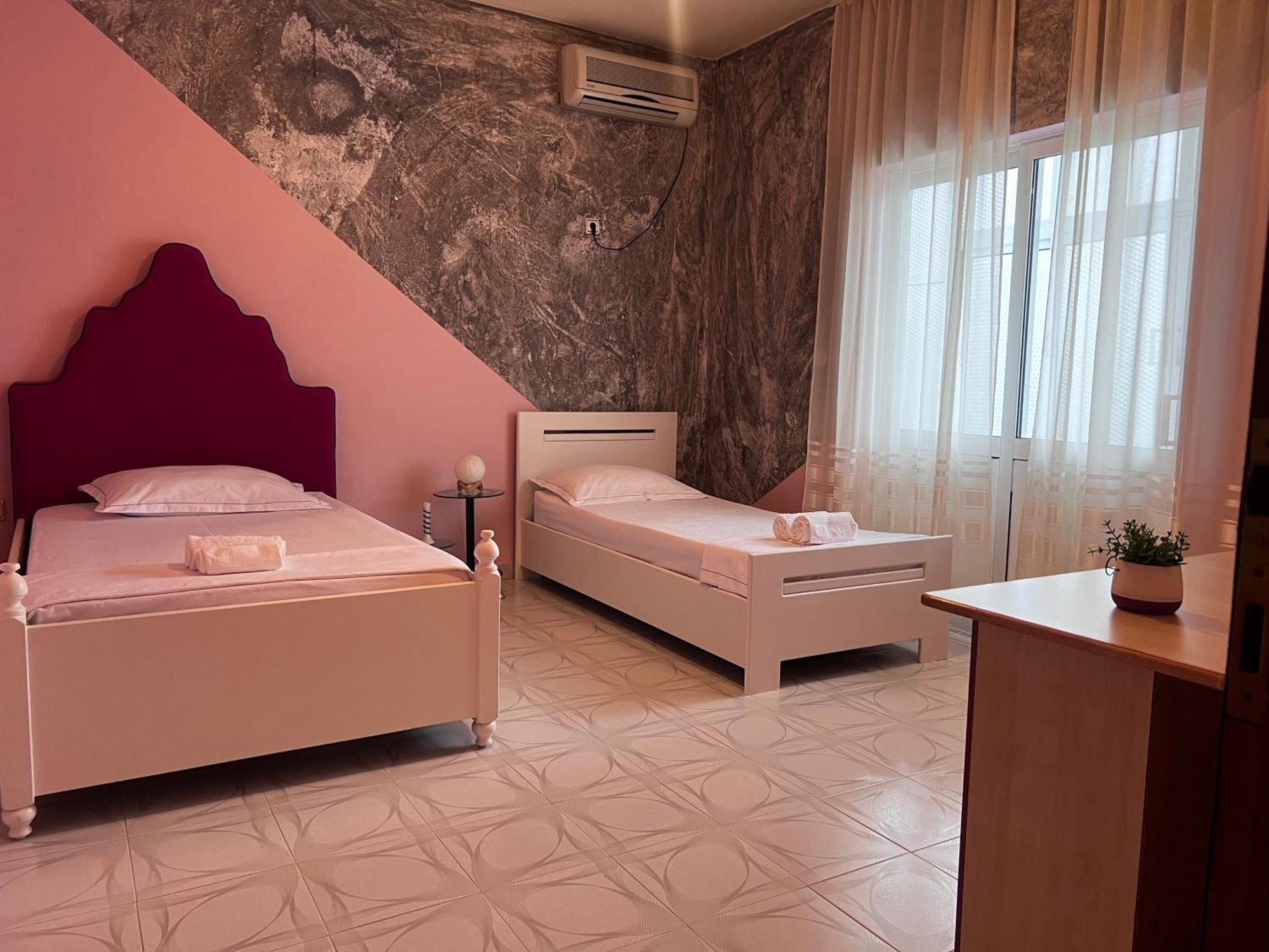 Berat Private Room In Haxhialiu Villa Ngoại thất bức ảnh