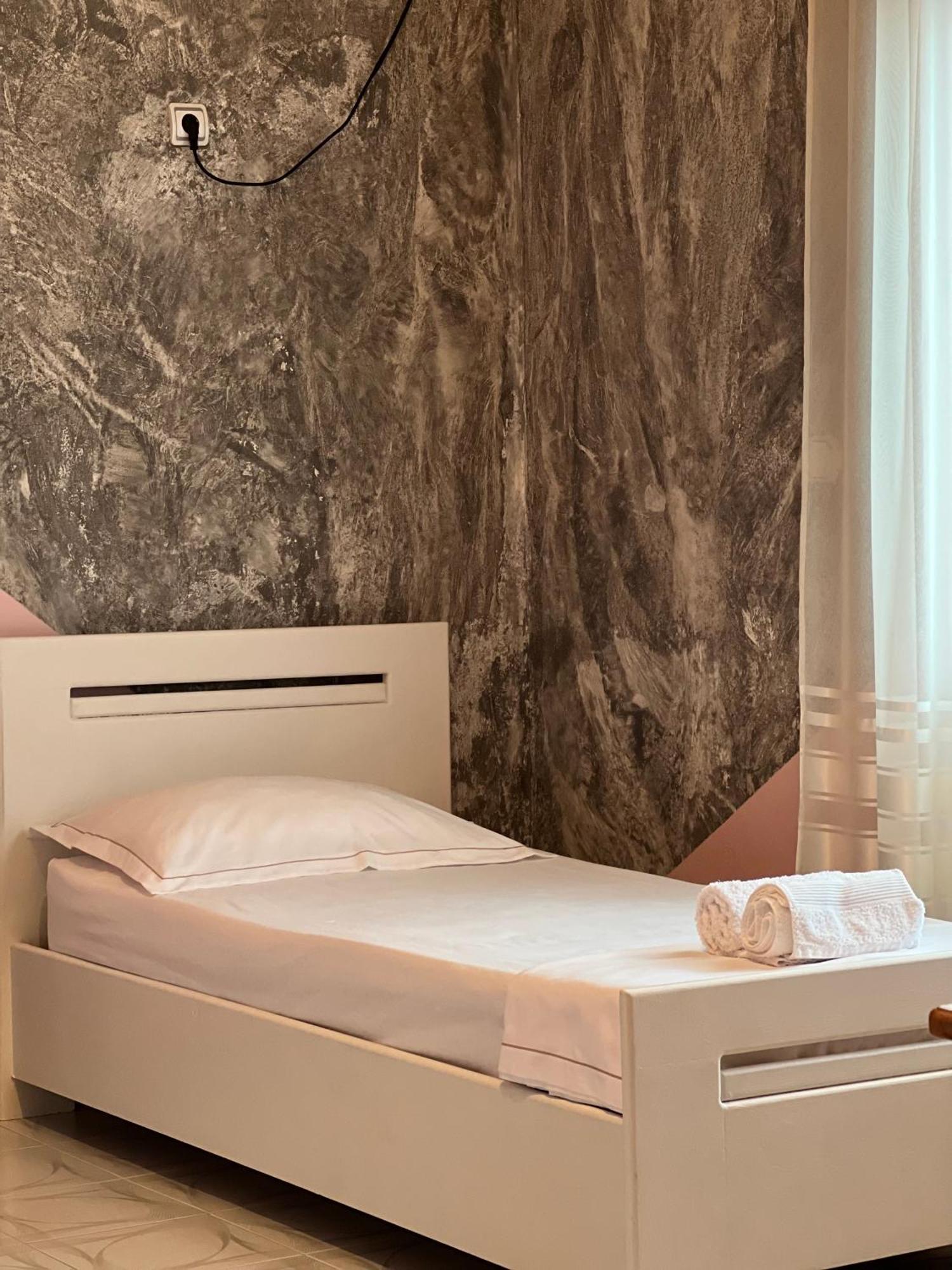 Berat Private Room In Haxhialiu Villa Ngoại thất bức ảnh