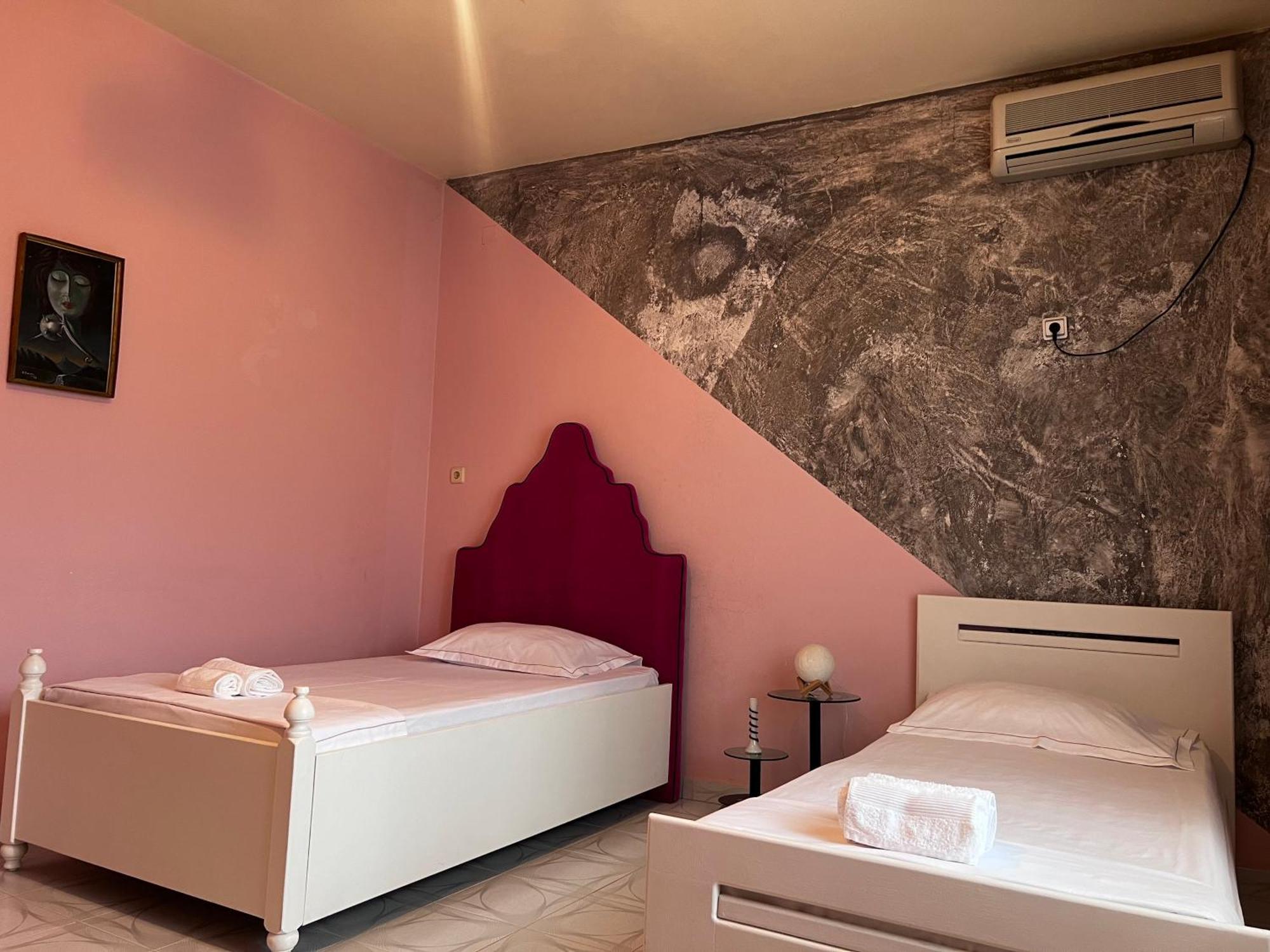 Berat Private Room In Haxhialiu Villa Ngoại thất bức ảnh