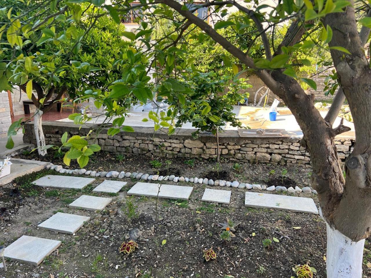 Berat Private Room In Haxhialiu Villa Ngoại thất bức ảnh